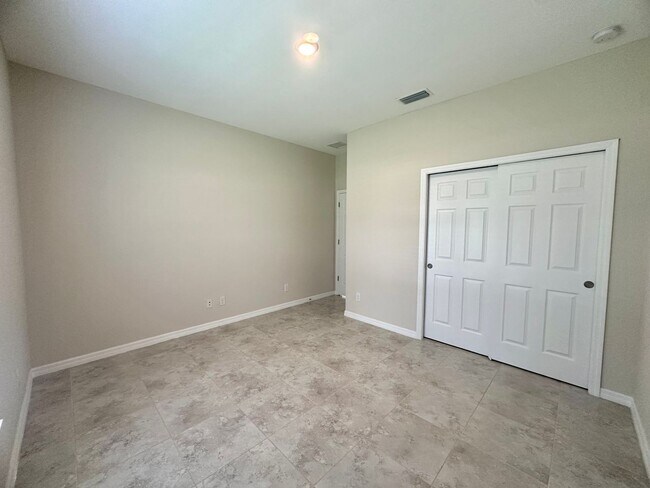 Building Photo - 624 Corrientes Cir