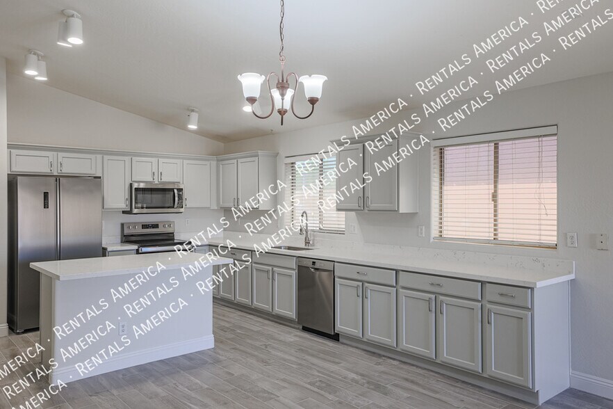 Building Photo - 3050 E Cherry Hills Pl