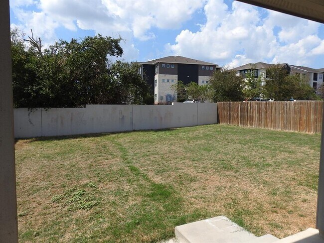 Building Photo - 1701 Atlas Rd