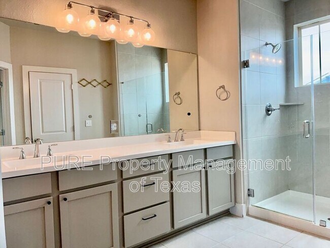 Building Photo - 8315 Laughlin Ln