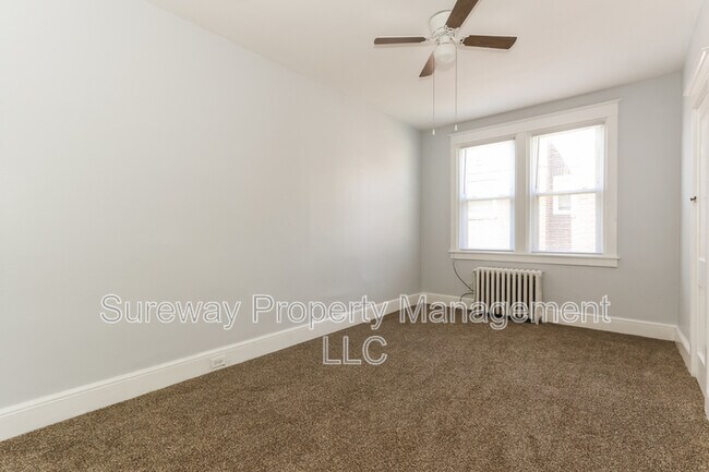 Building Photo - 139 E Plumstead Ave