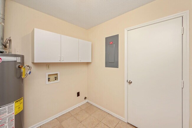 Building Photo - 822 St Joseph Cove