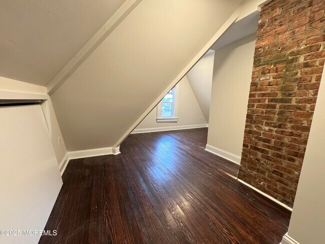 Building Photo - 1107 Grand Ave