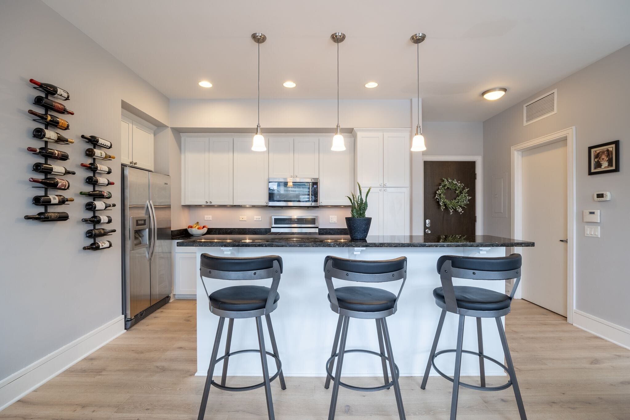 Building Photo - 711 W Grand Ave