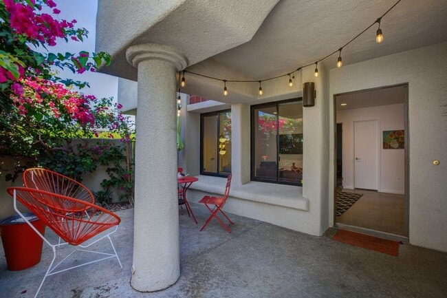 Building Photo - Stylish Ground-Floor Condo in Gated Palm Springs Community