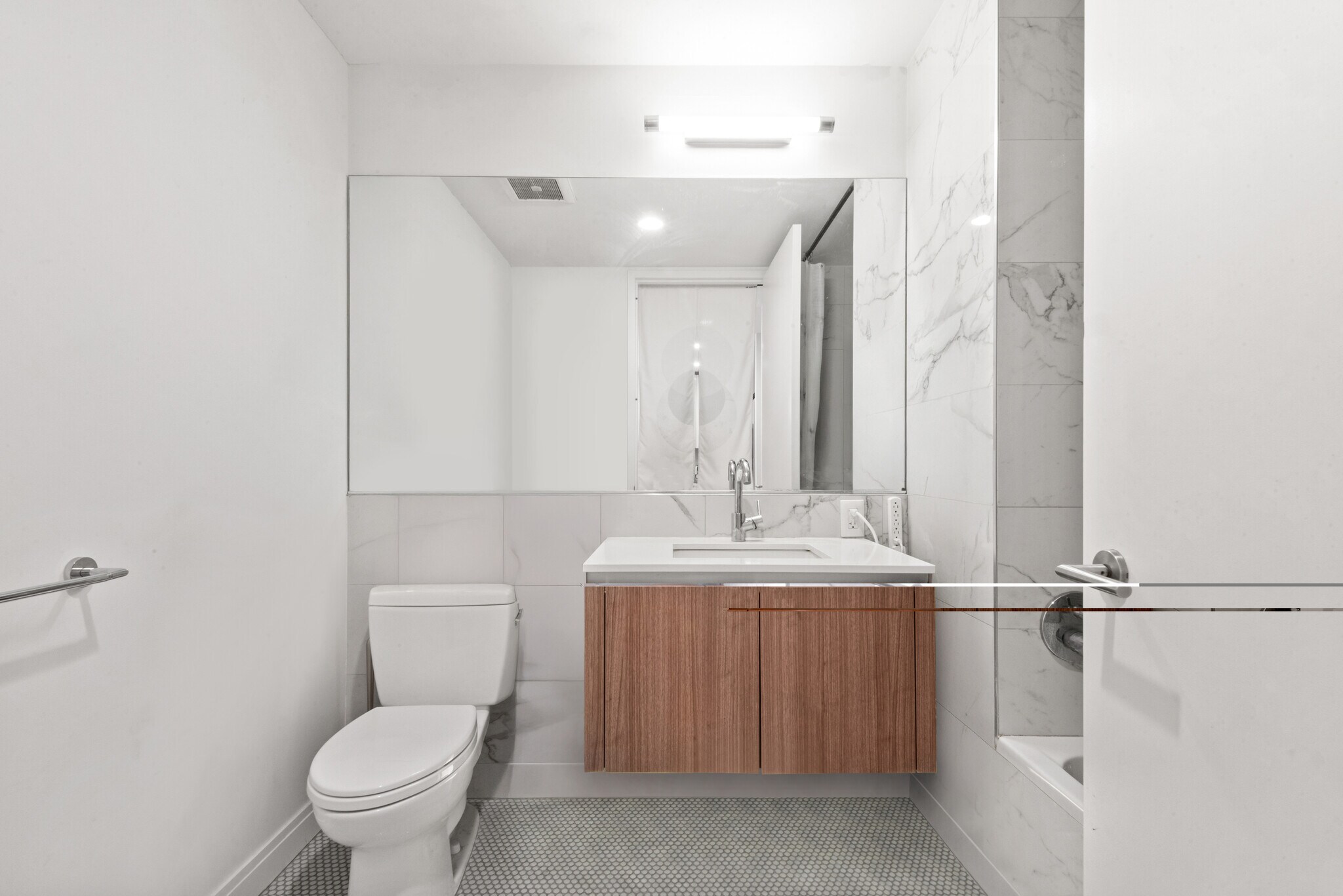 Building Photo - 160 1st St