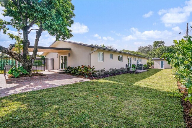 Building Photo - 6701 SW 49th Terrace