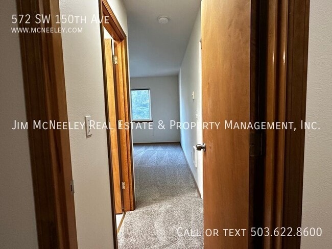 Building Photo - 572 SW 150th Ave
