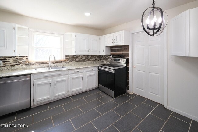 Building Photo - 548 Murray Rd NW