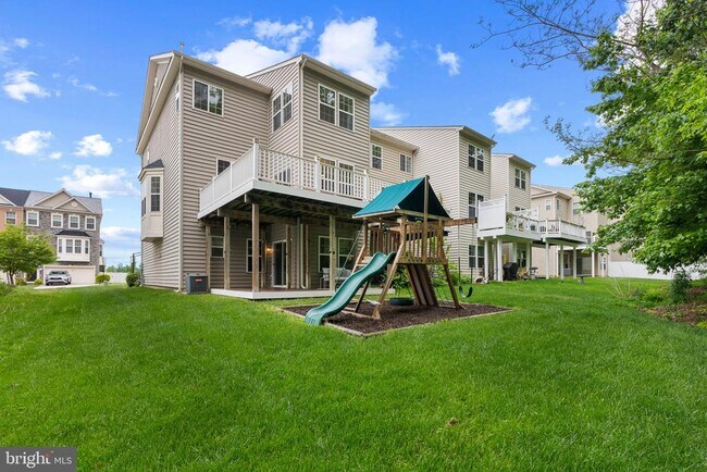 Building Photo - 232 Mohegan Dr