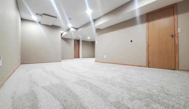 Building Photo - 3119 67th Ave N