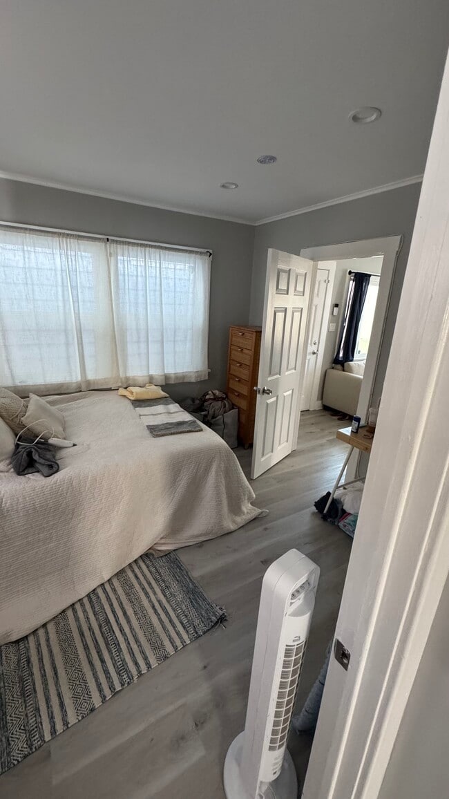 Bedroom - 828 Sunset Dr