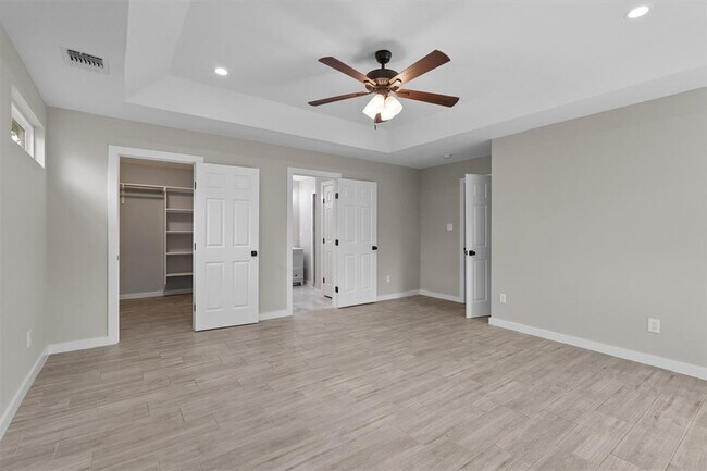 Building Photo - 7707 Robalo Rd