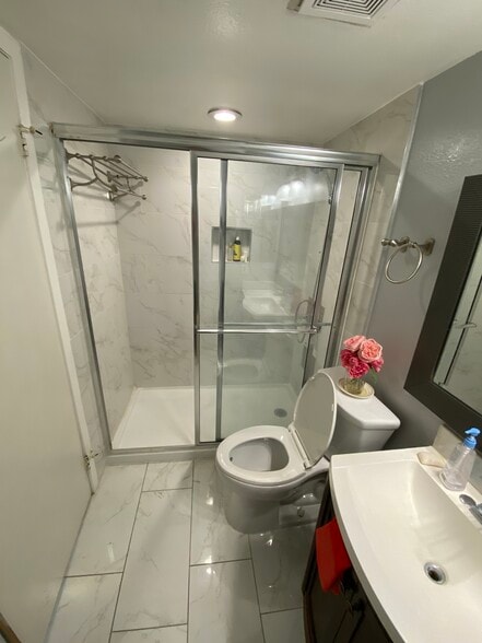 Building Photo - 4519 Buena Vista Dr