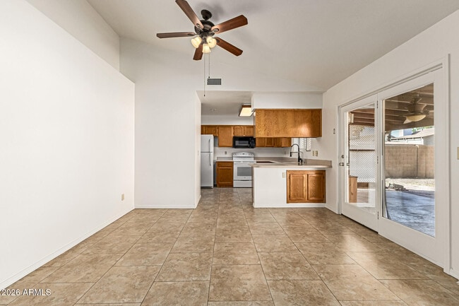 Building Photo - 8820 W Alice Ave