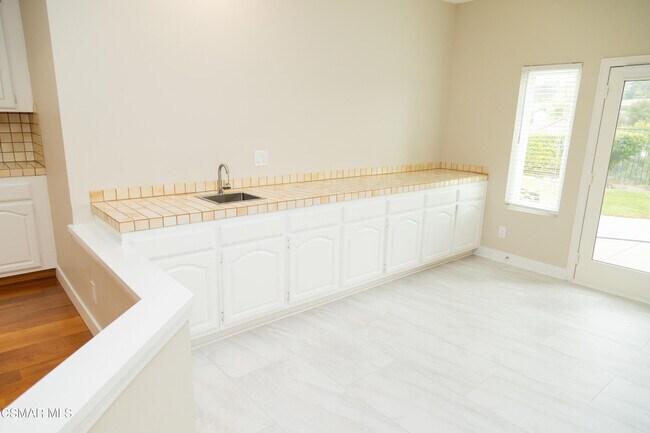 Building Photo - 3154 Provence Pl