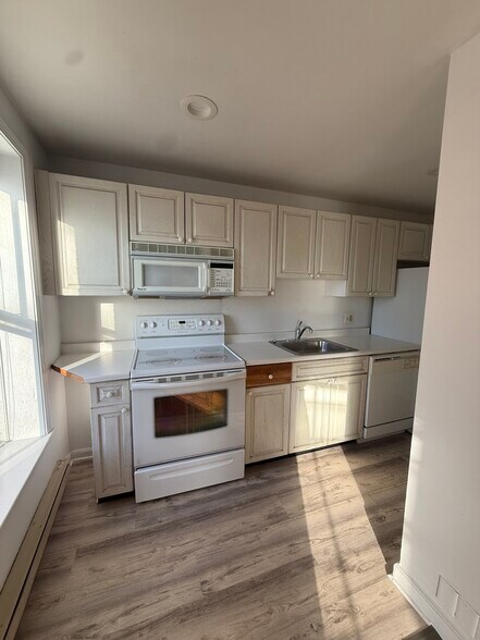 Primary Photo - 1744 Washington St