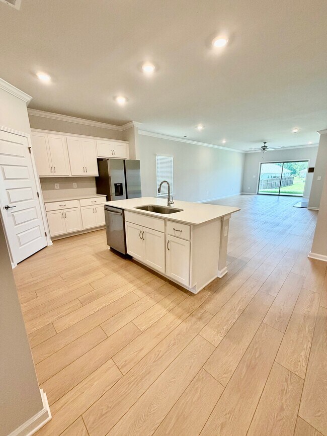 Building Photo - 202 Cobbdale Park Dr