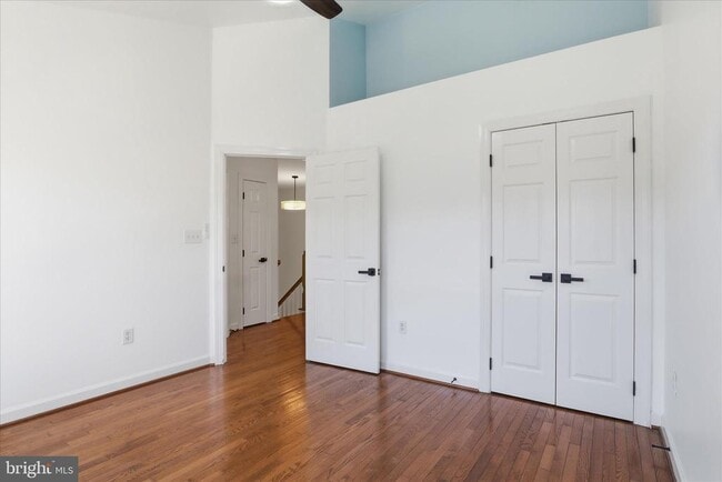 Building Photo - 4550 Fair Valley Dr