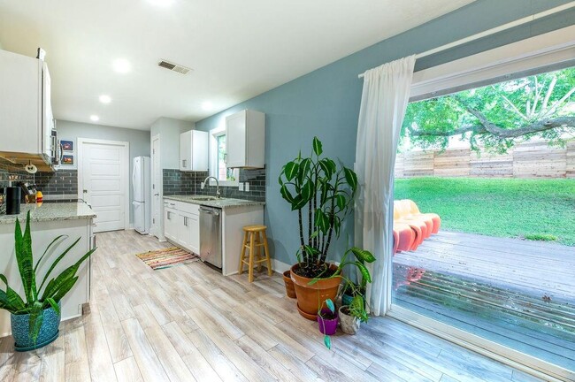 Building Photo - 4715 Carsonhill Dr
