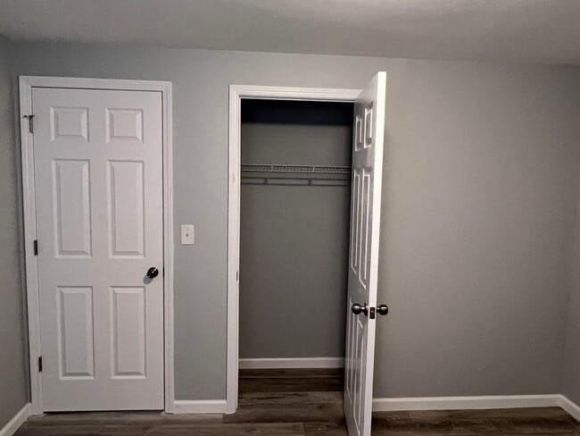 Building Photo - Updated 3BR 1BA Home w/ Garage & Updated Kitchen in Cincinnati