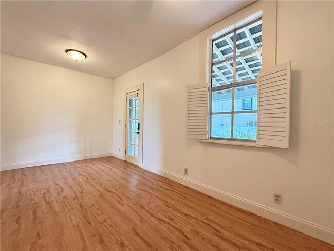Building Photo - 7002 S Shamrock Rd