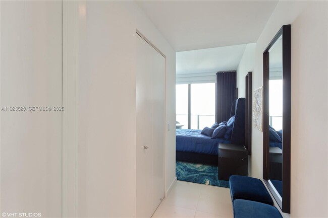 Building Photo - 501 NE 31st St