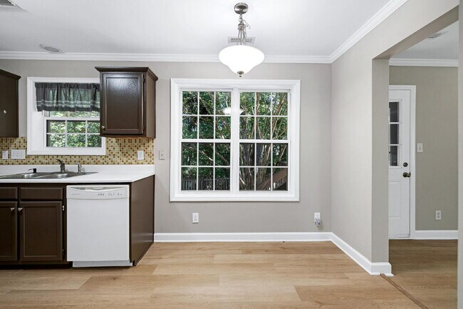 Building Photo - 520 Wyndham Dr