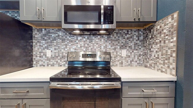 Building Photo - 2984 Holly Hall St