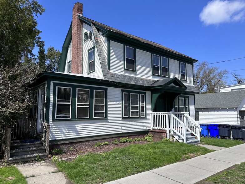 Building Photo - 361 S Winooski Ave