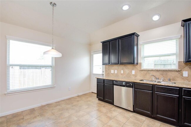Building Photo - 2131 Tandy Park Way
