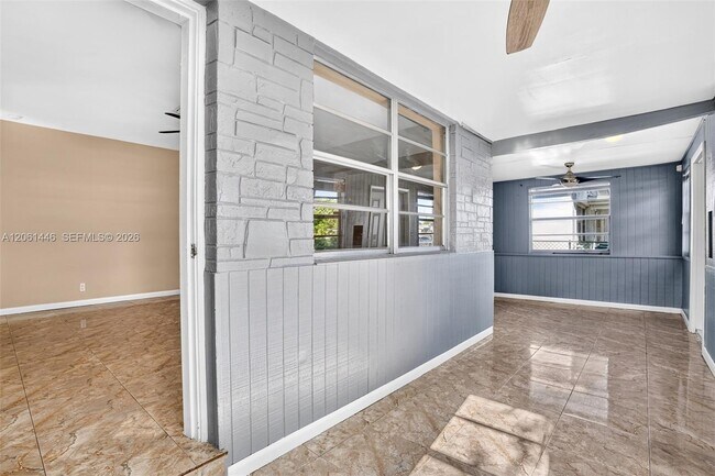 Building Photo - 6240 SW 22nd Ct