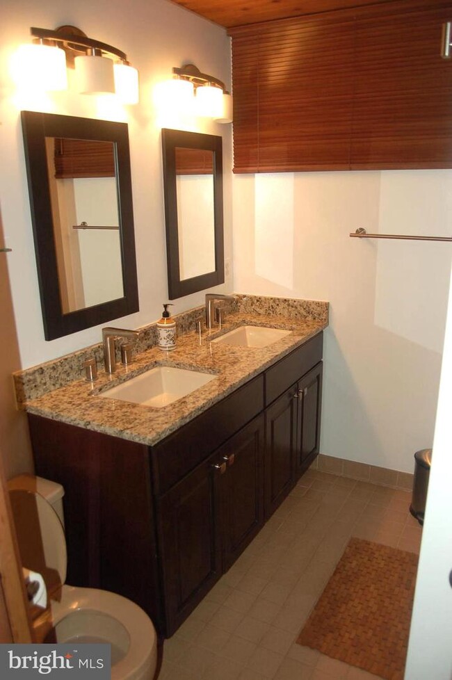 Building Photo - 9728 Swift Creek Ct