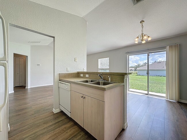 Building Photo - 424 Danube Dr
