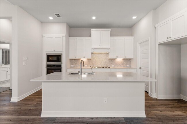 Building Photo - 28938 Hauter Wy