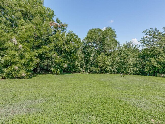 Building Photo - 3405 Woodsboro Dr