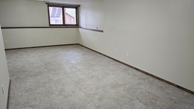 Building Photo - 3 Bedrooms, 2.5 Bathrooms, 1 Car Garage Fo...