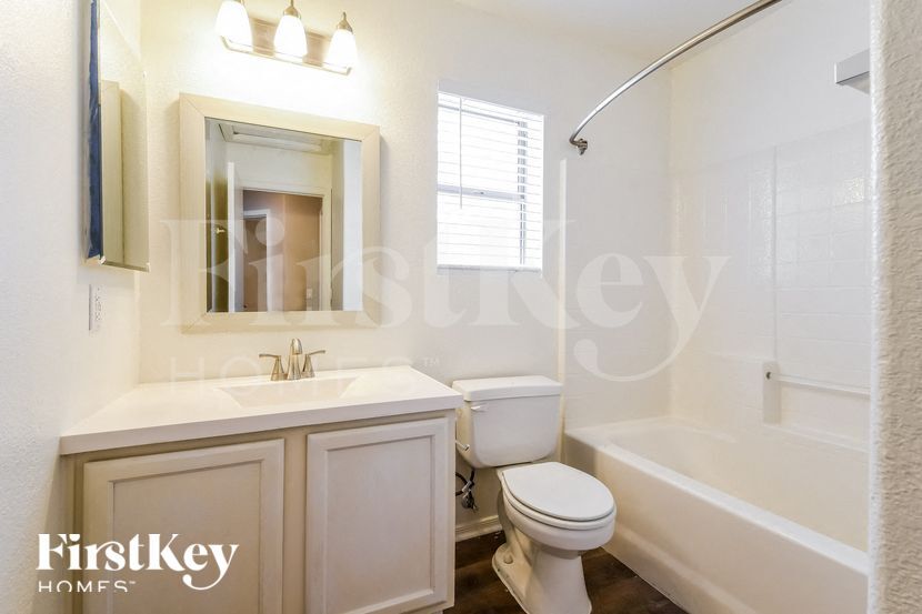 Building Photo - 13681 N 82nd Ave