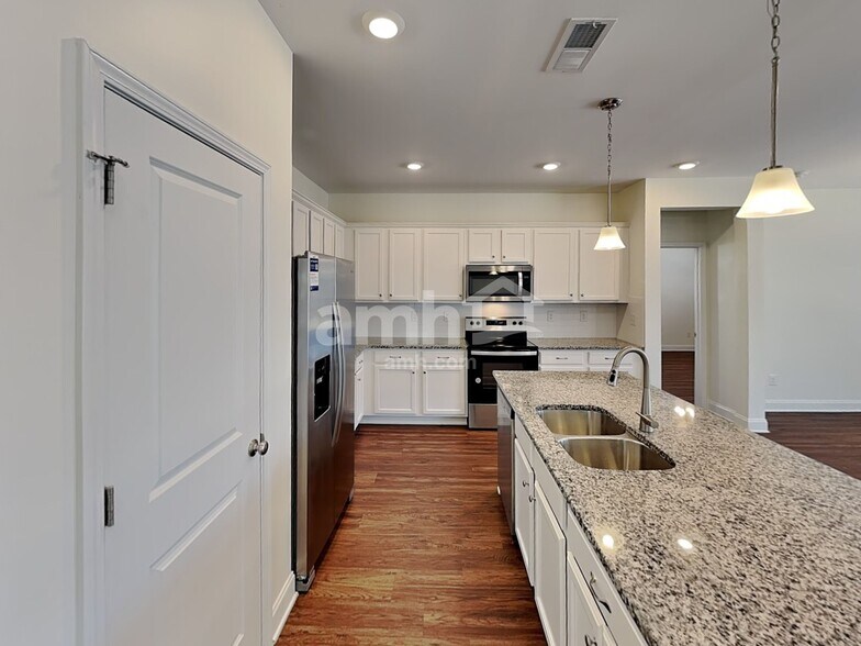 Building Photo - 2339 Campbell Cove Court