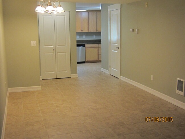 Building Photo - Longfellow Creek Condos
