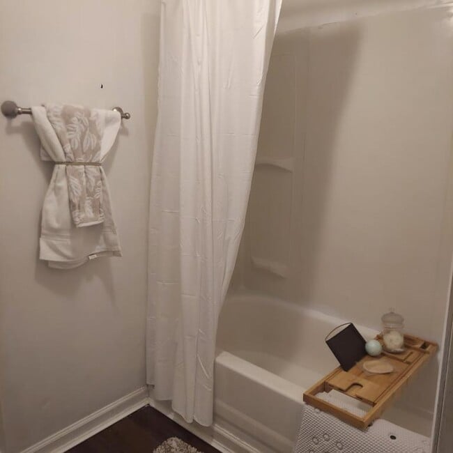 Building Photo - 450 Highland Ave NW