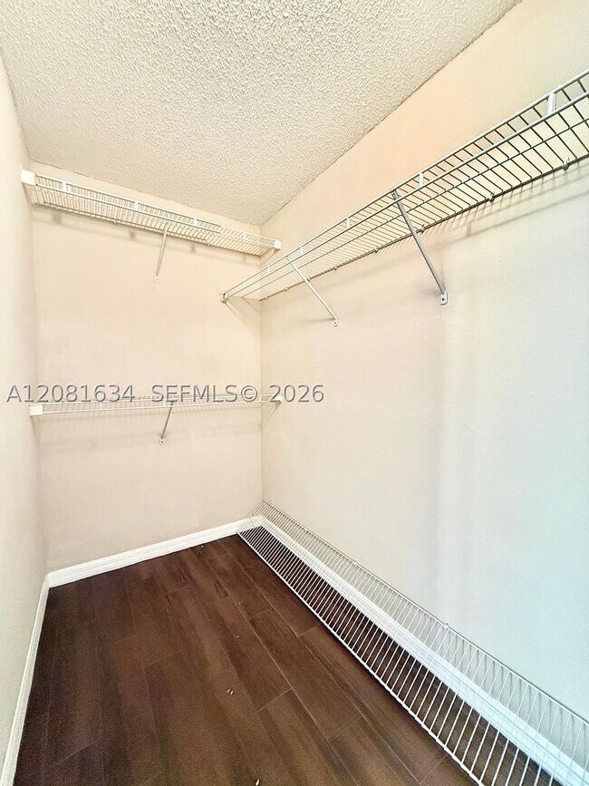 Building Photo - 3023 Alcazar Pl
