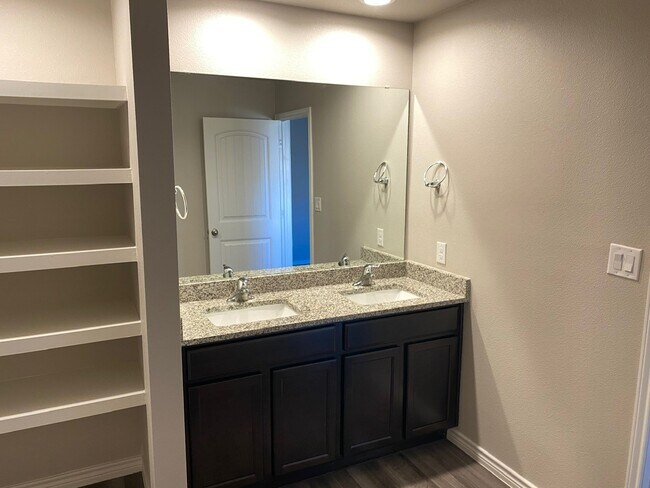 Building Photo - 7326 Tristan Dr