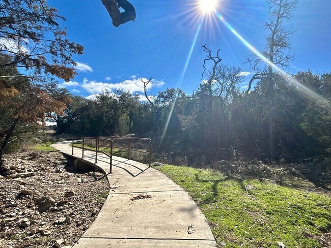 Building Photo - 4-bed, 2-bath gem in Hidden Trails- Bulverde TX- 4/2/2-6013 Companion Loop