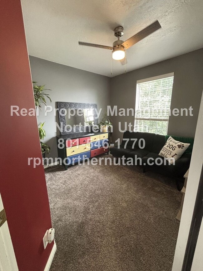 Building Photo - Charming 2-Story Home in the Heart of Clea...