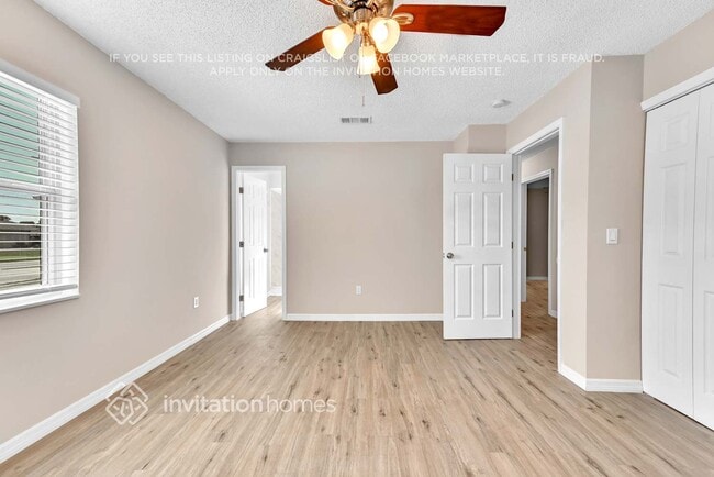 Building Photo - 6914 Voltaire Dr