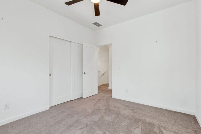Building Photo - 8711 E Hampden Ave