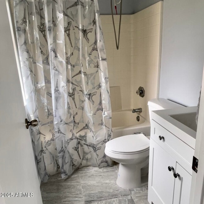 Building Photo - 1961 N Hartford St