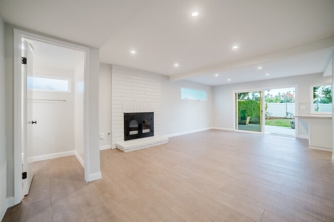 Building Photo - 1811 Autumn Pl