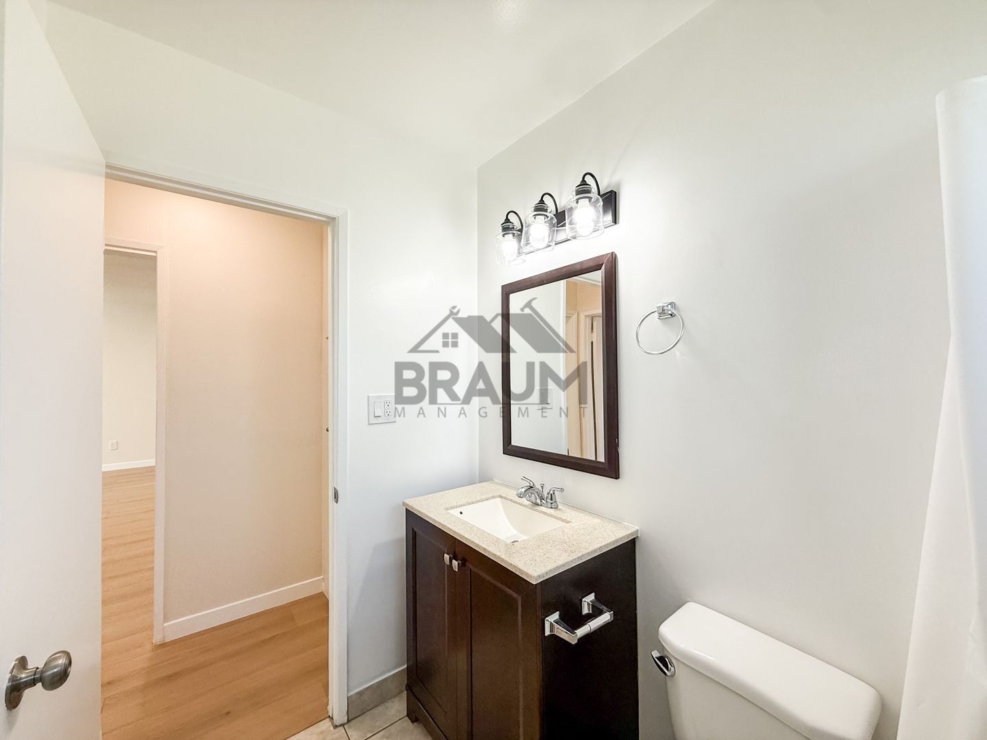 Building Photo - 5611 Fulcher Ave